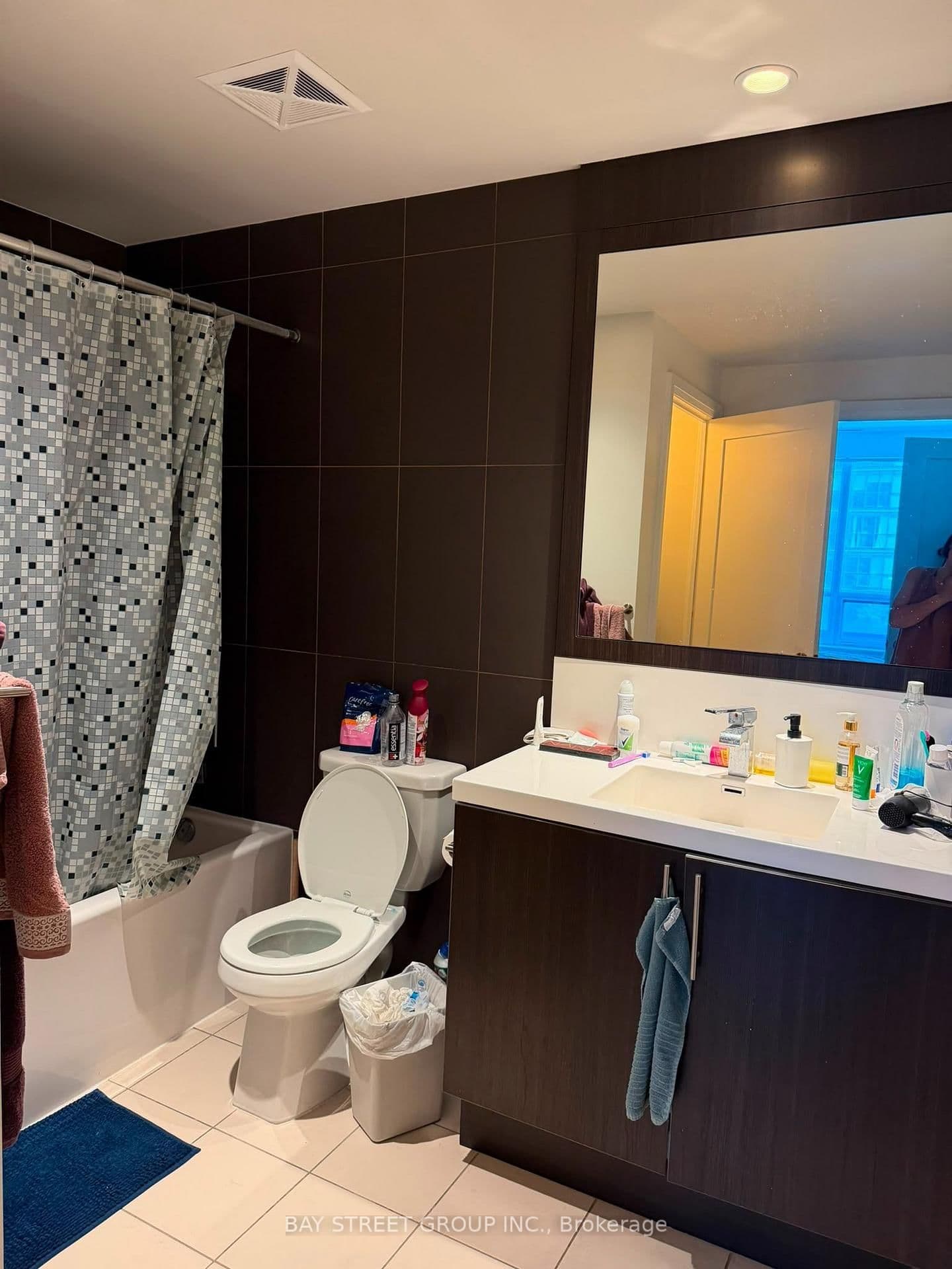 2 Anndale Drive, Unit 811 thumbnail 8