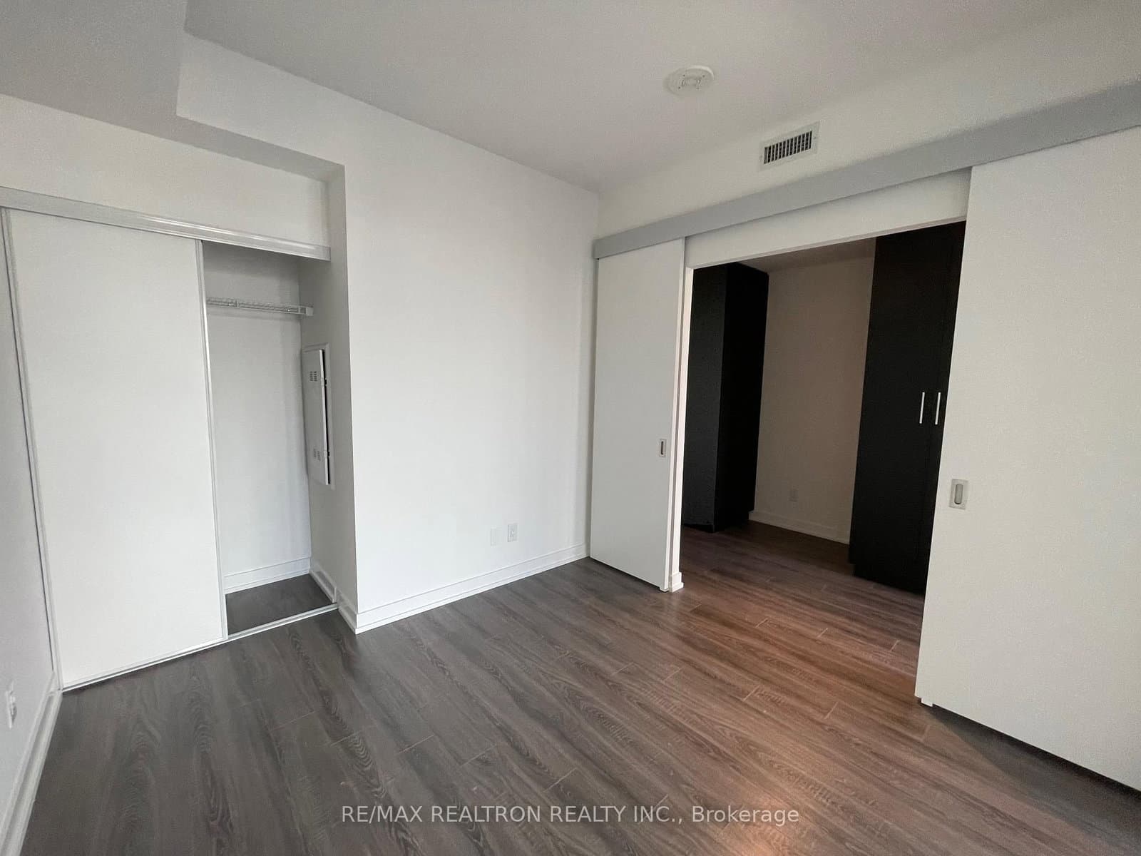 20 Edward St Street, Unit 1018 thumbnail 6