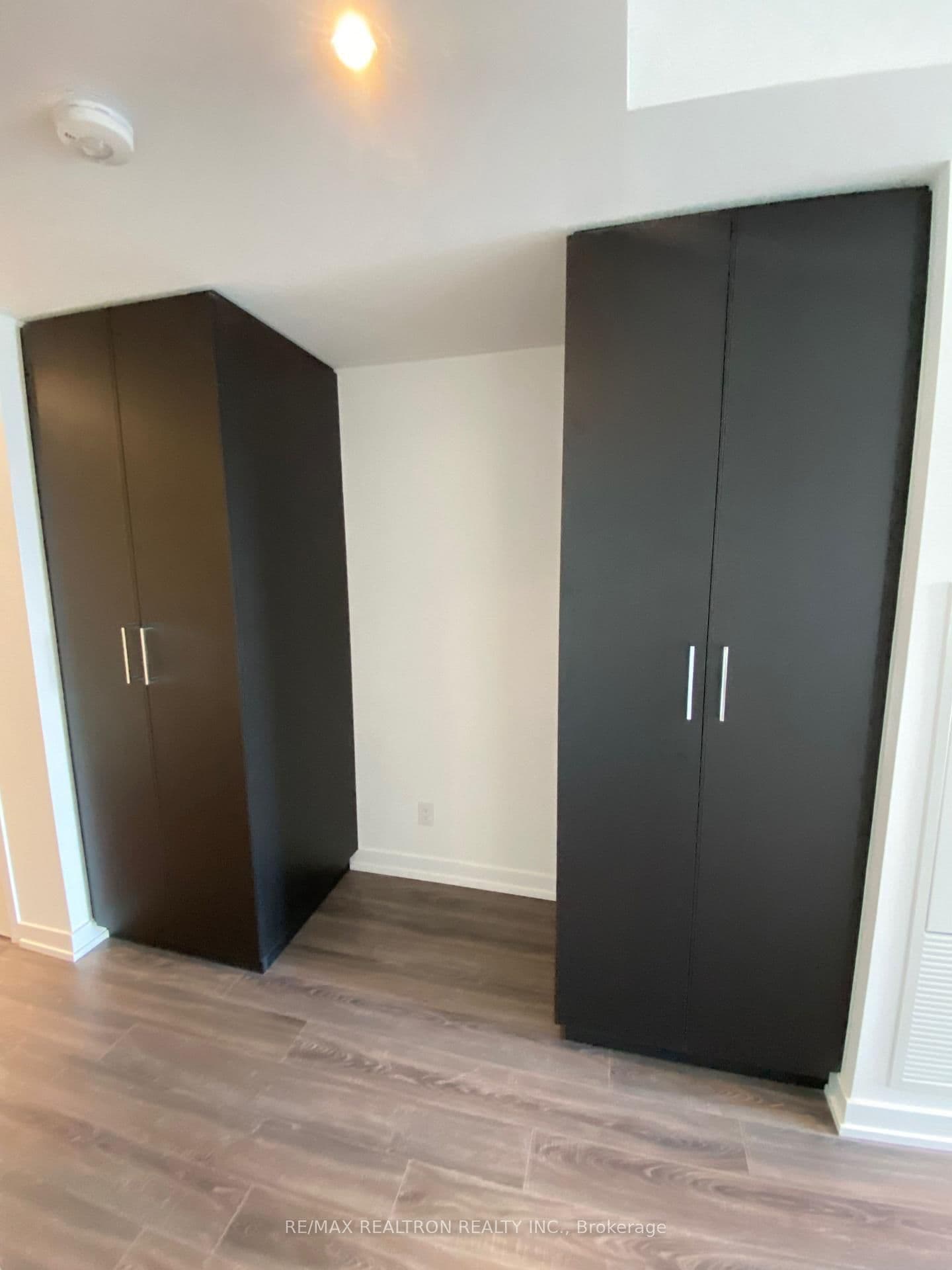 20 Edward St Street, Unit 1018 thumbnail 7