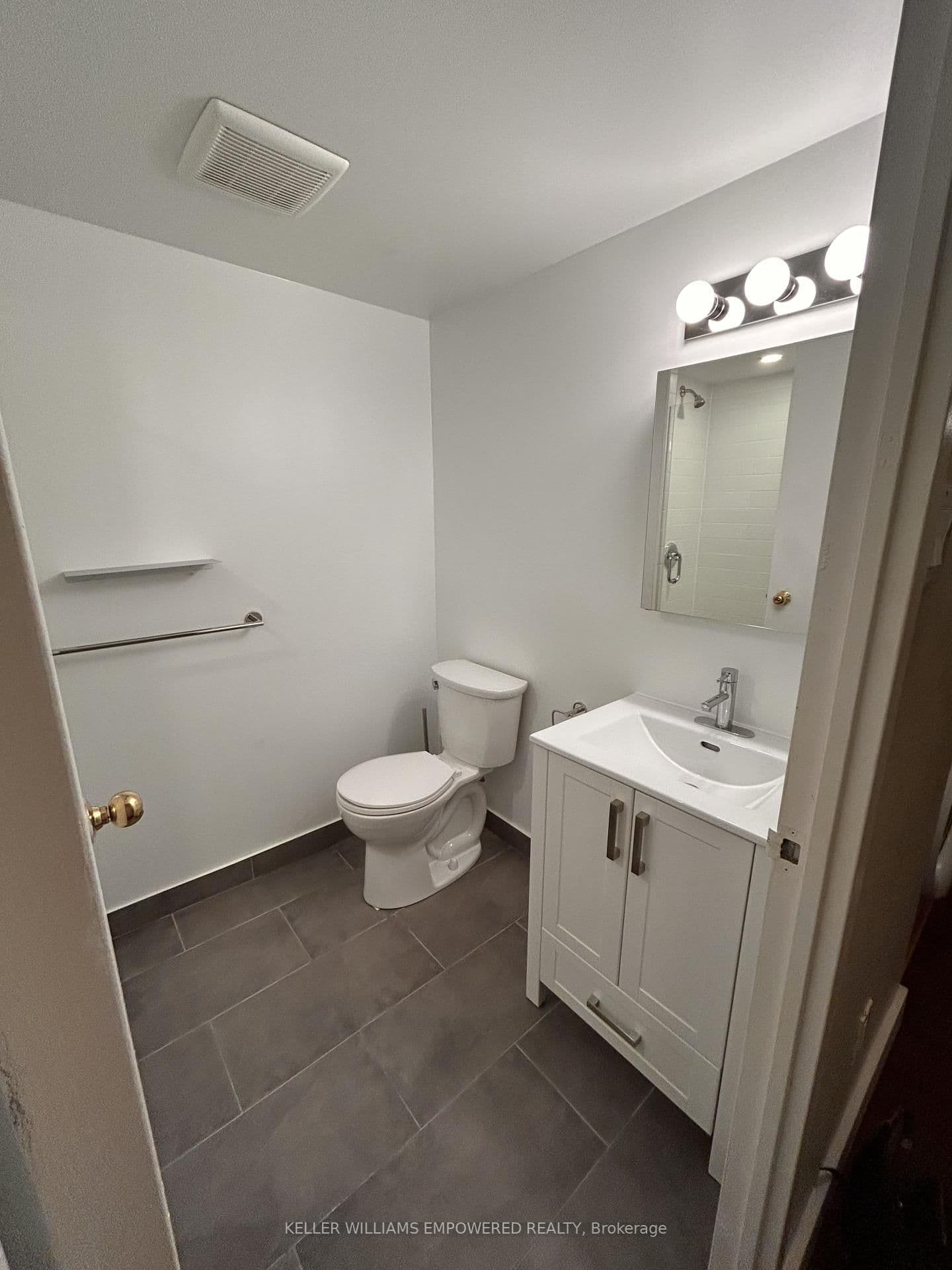 117 Gerrard Street E, Unit 609 thumbnail 5