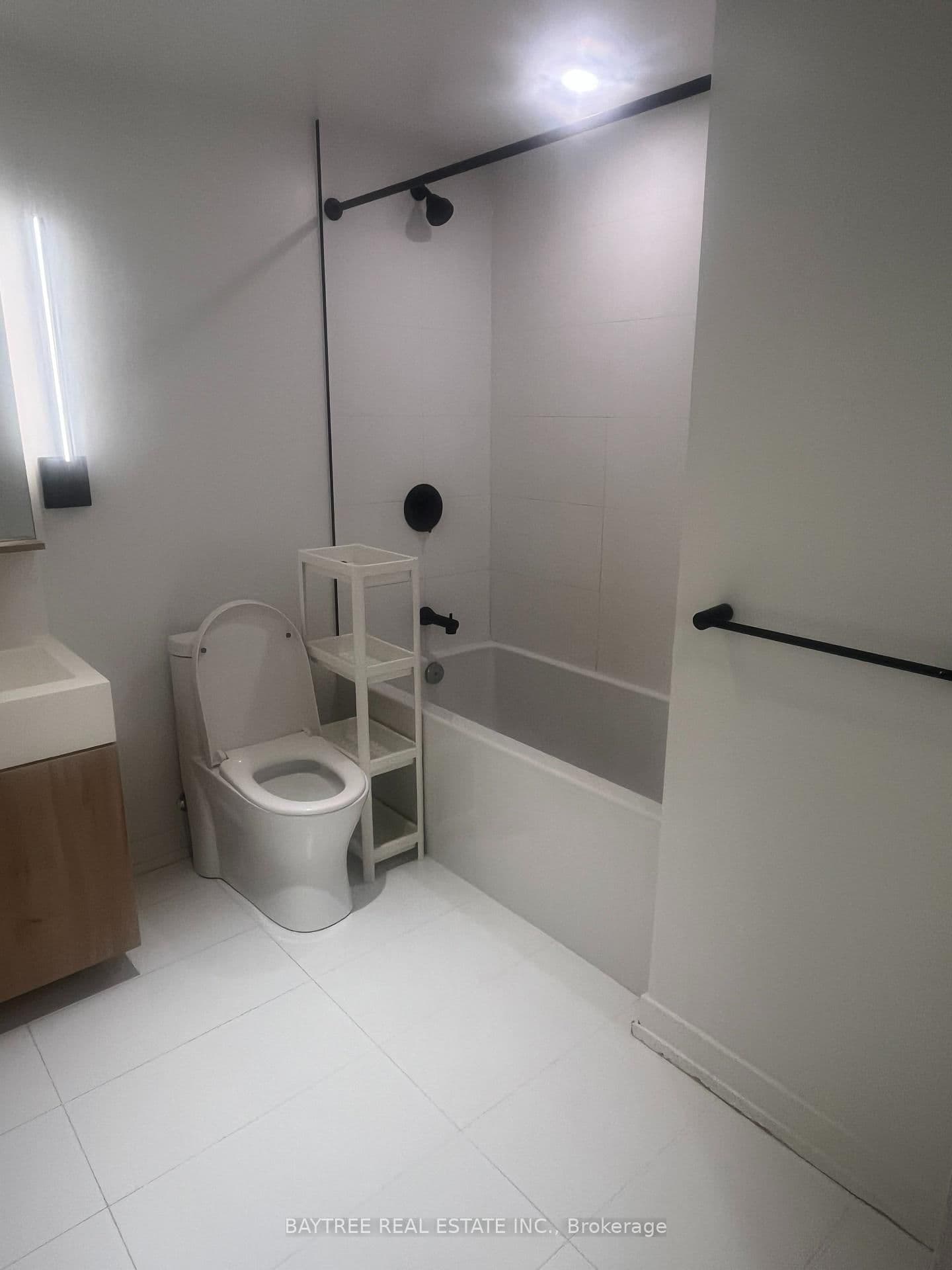 127 Broadway Avenue, Unit 604s thumbnail 3