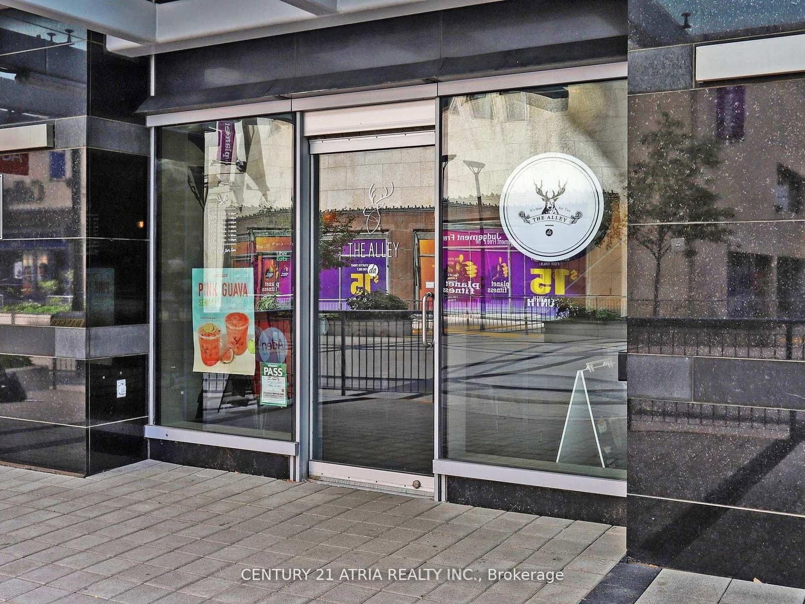 382 Yonge Street, Unit 1 thumbnail 8