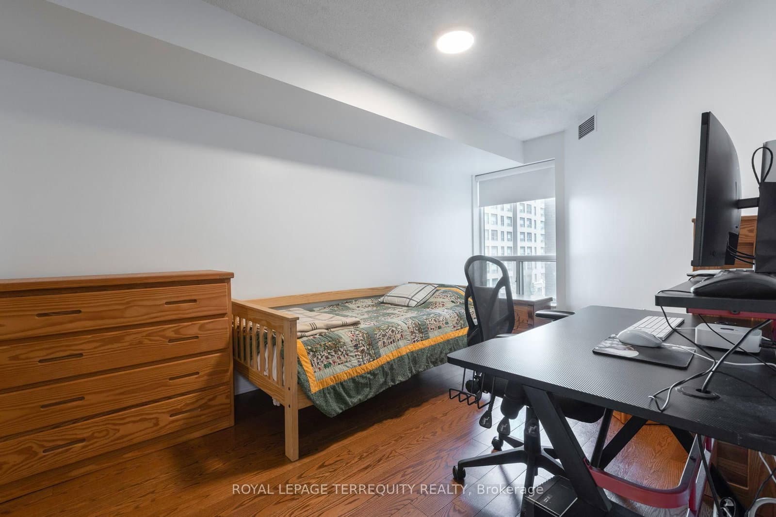 109 Front Street E, Unit 513 thumbnail 18