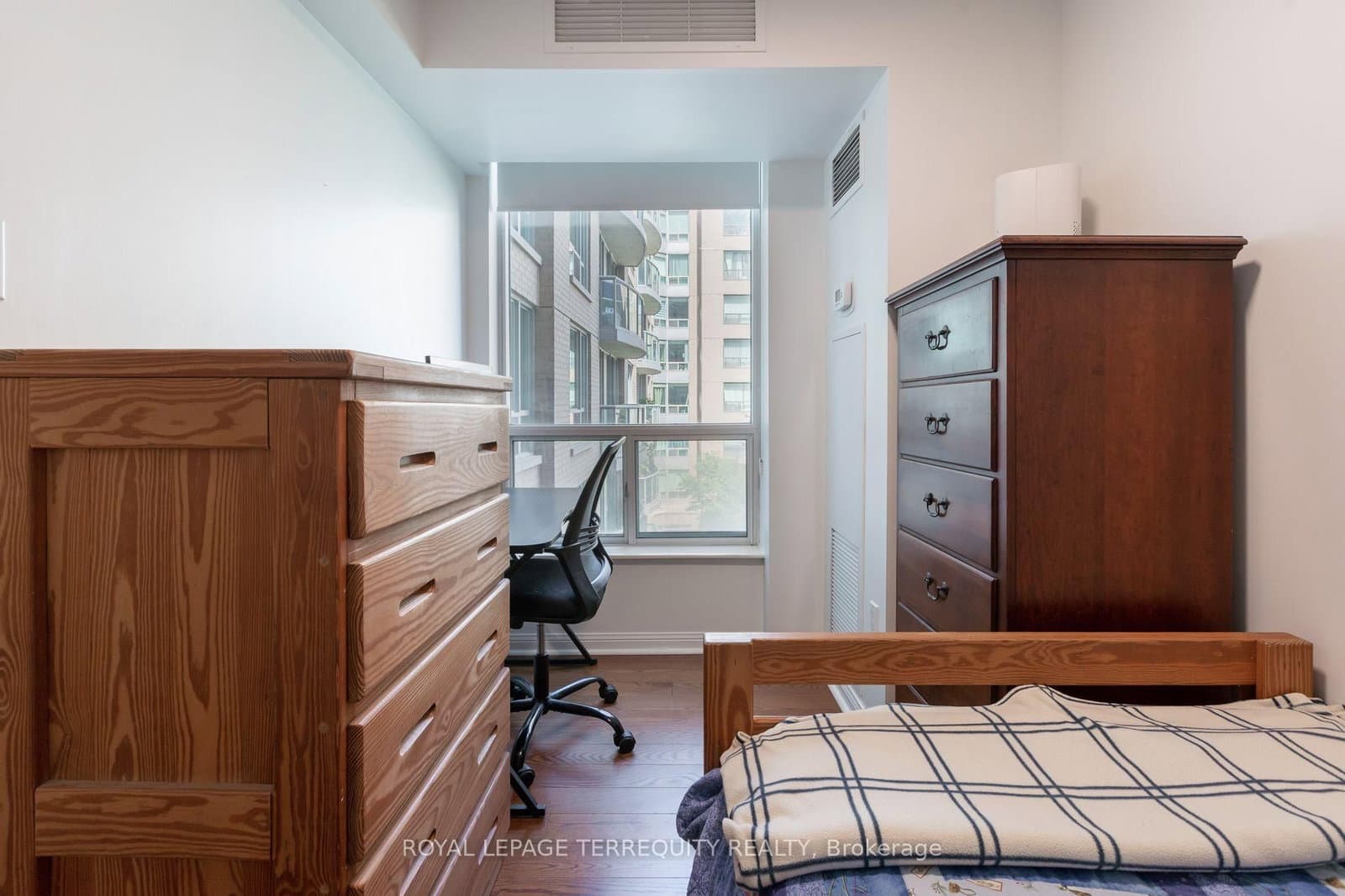 109 Front Street E, Unit 513 thumbnail 23