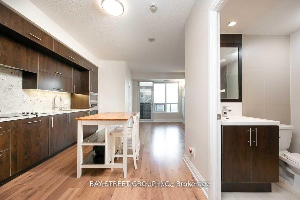 5 Sheppard Avenue E, Unit 4218 thumbnail 15
