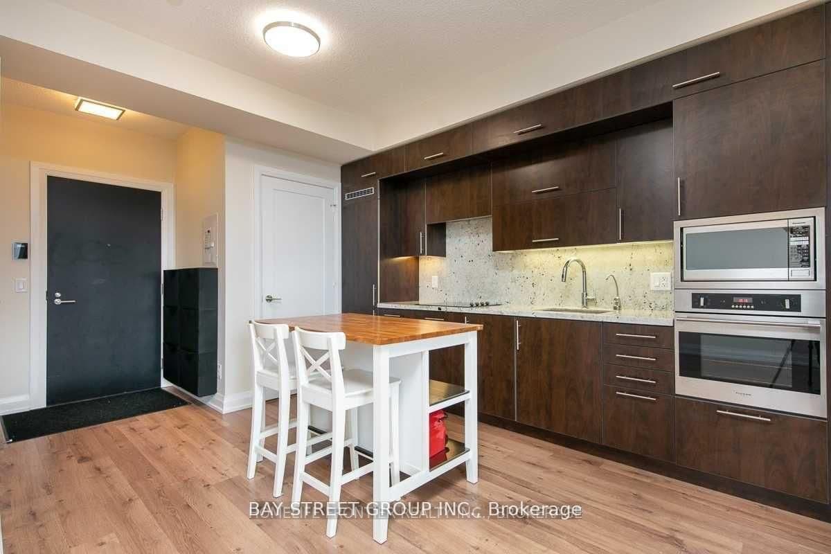 5 Sheppard Avenue E, Unit 4218 thumbnail 8