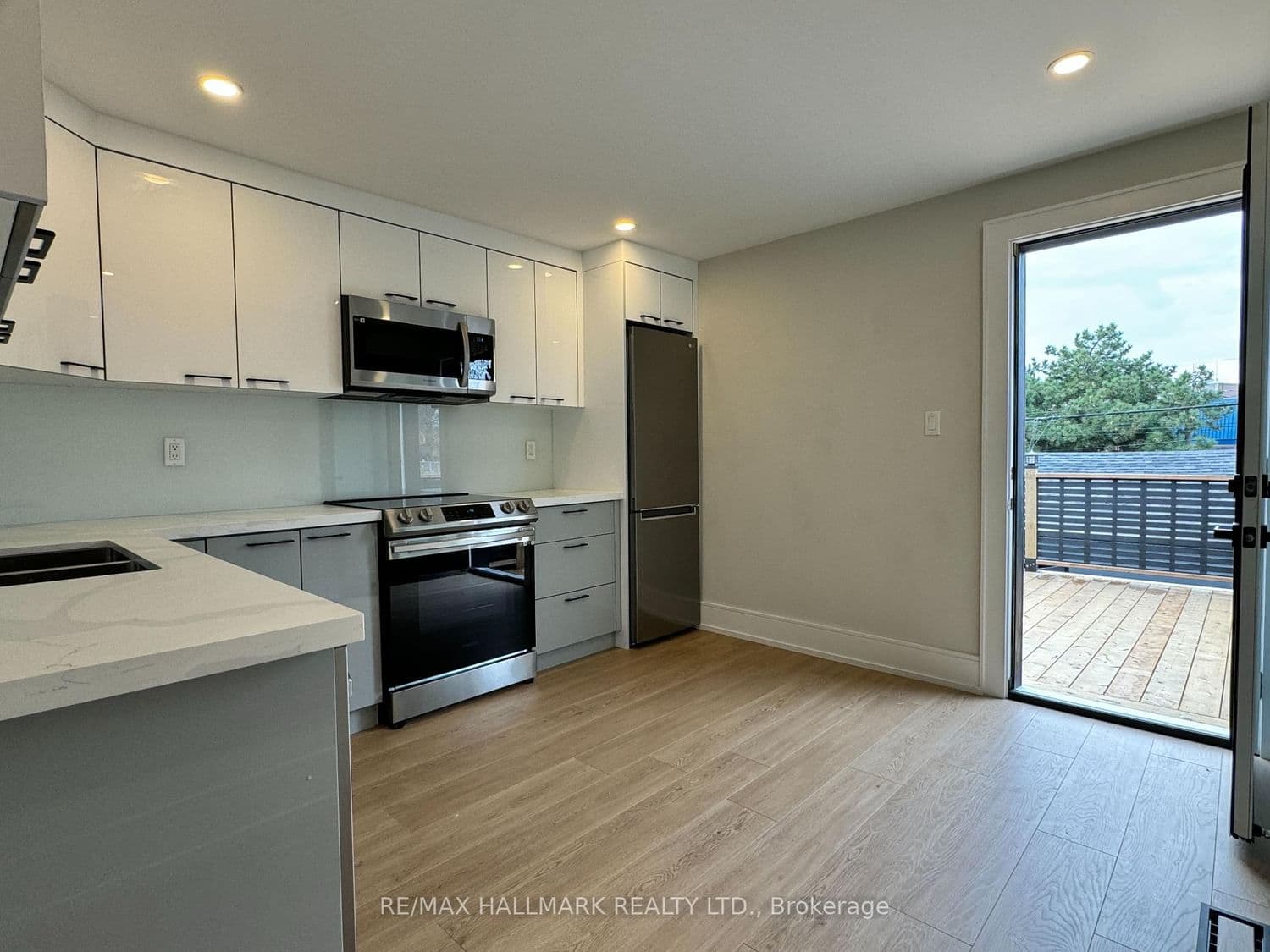 116 Bellevue Avenue, Unit Upper thumbnail 2