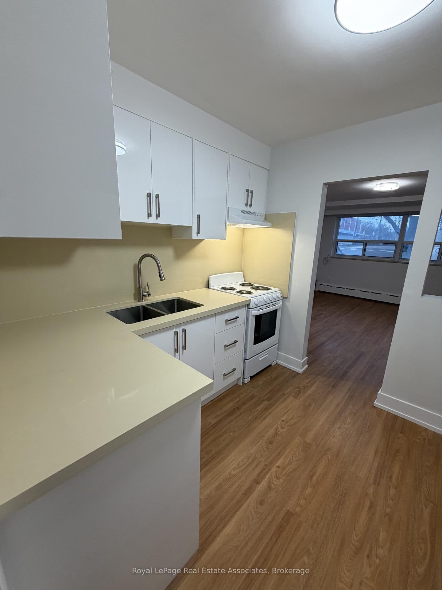 3877 Bathurst Street, Unit 1 thumbnail 2