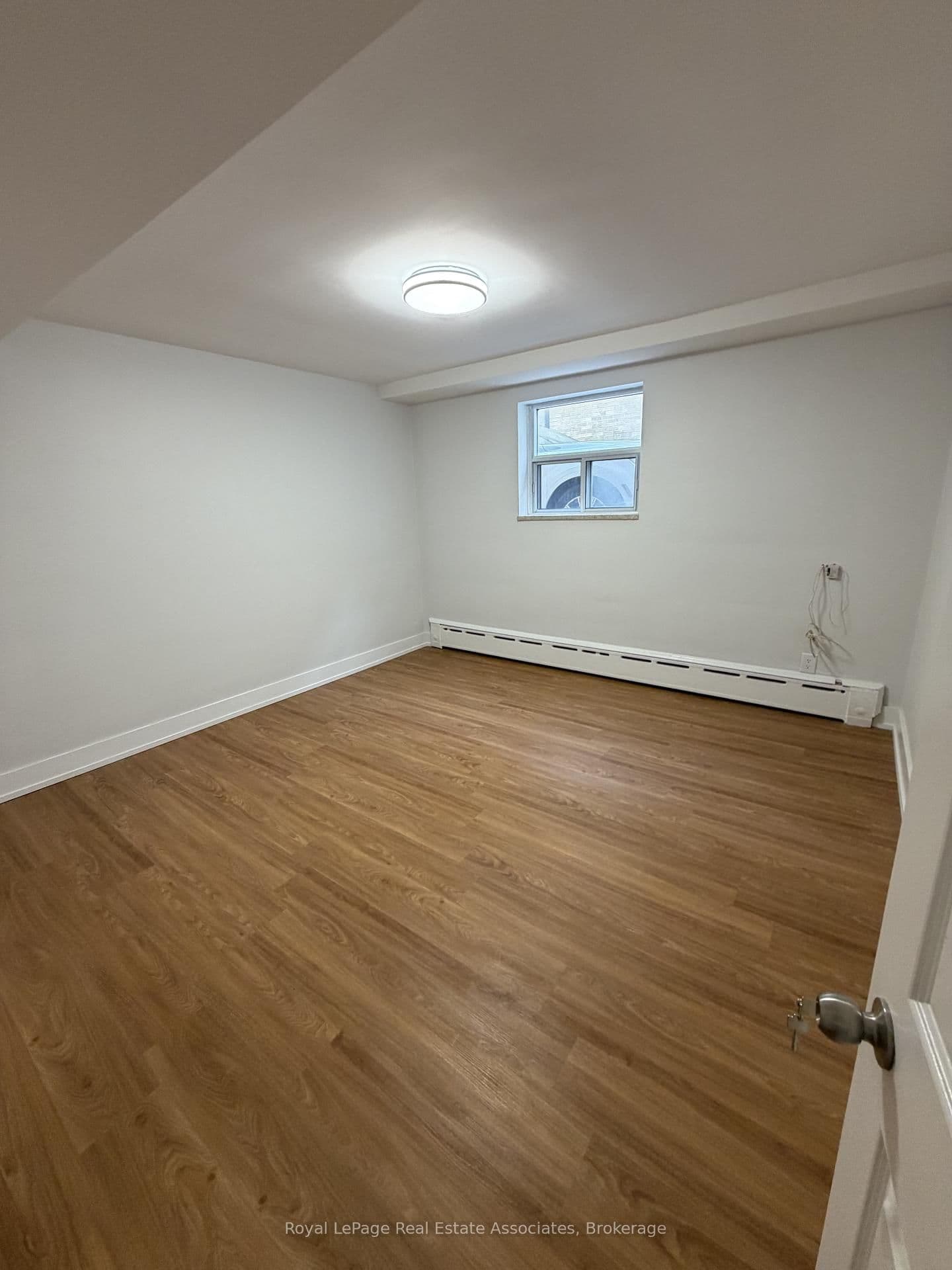 3877 Bathurst Street, Unit 1 thumbnail 4