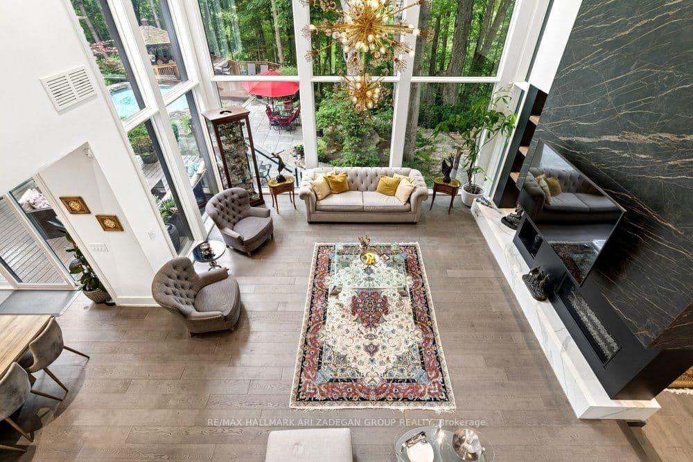 150 Sandringham Drive, Unit . thumbnail 3