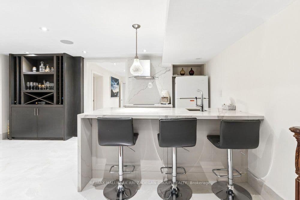 150 Sandringham Drive, Unit . thumbnail 41
