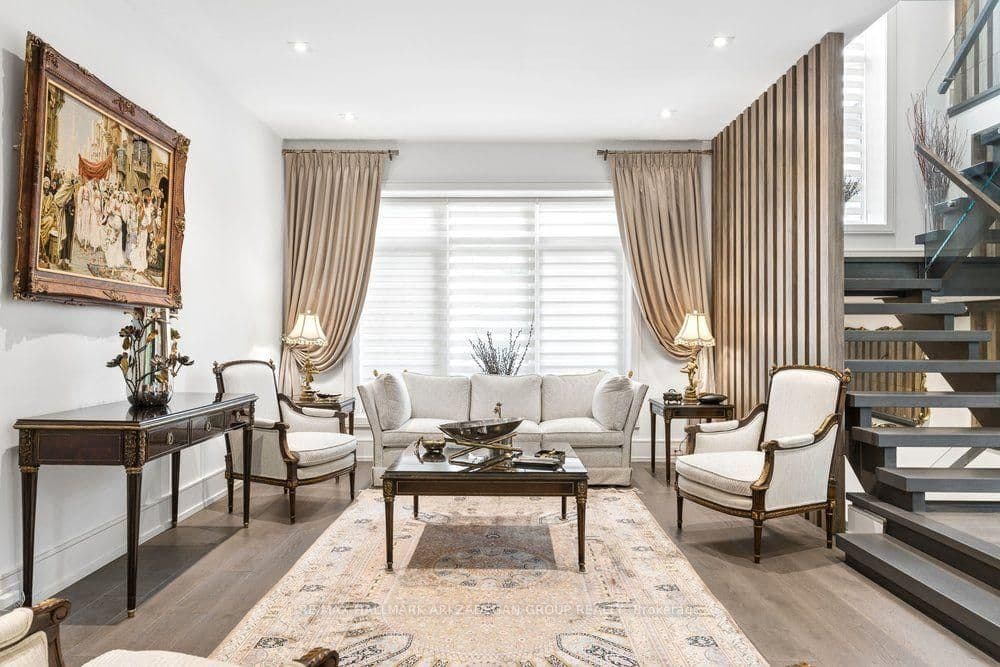 150 Sandringham Drive, Unit . thumbnail 9