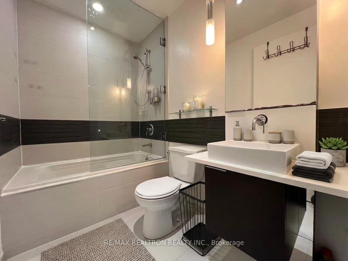 8 Charlotte Street, Unit 214 thumbnail 12