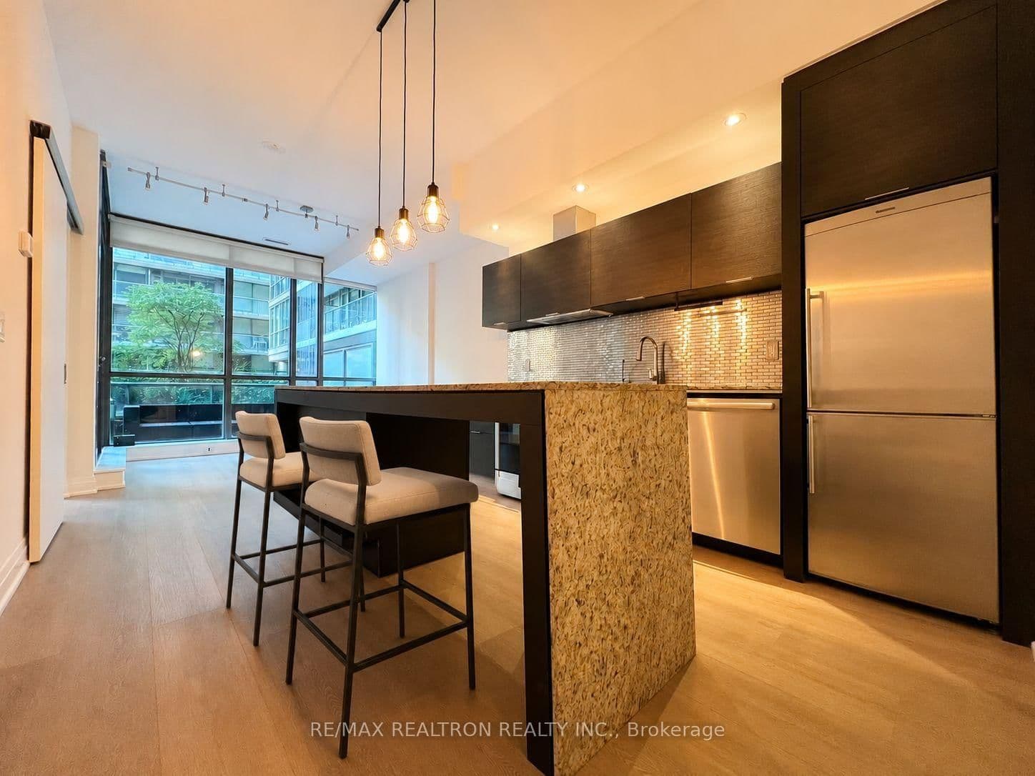8 Charlotte Street, Unit 214 thumbnail 6