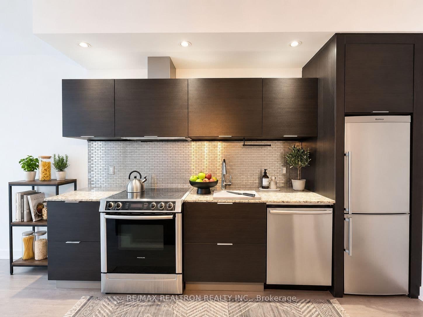 8 Charlotte Street, Unit 214 thumbnail 7