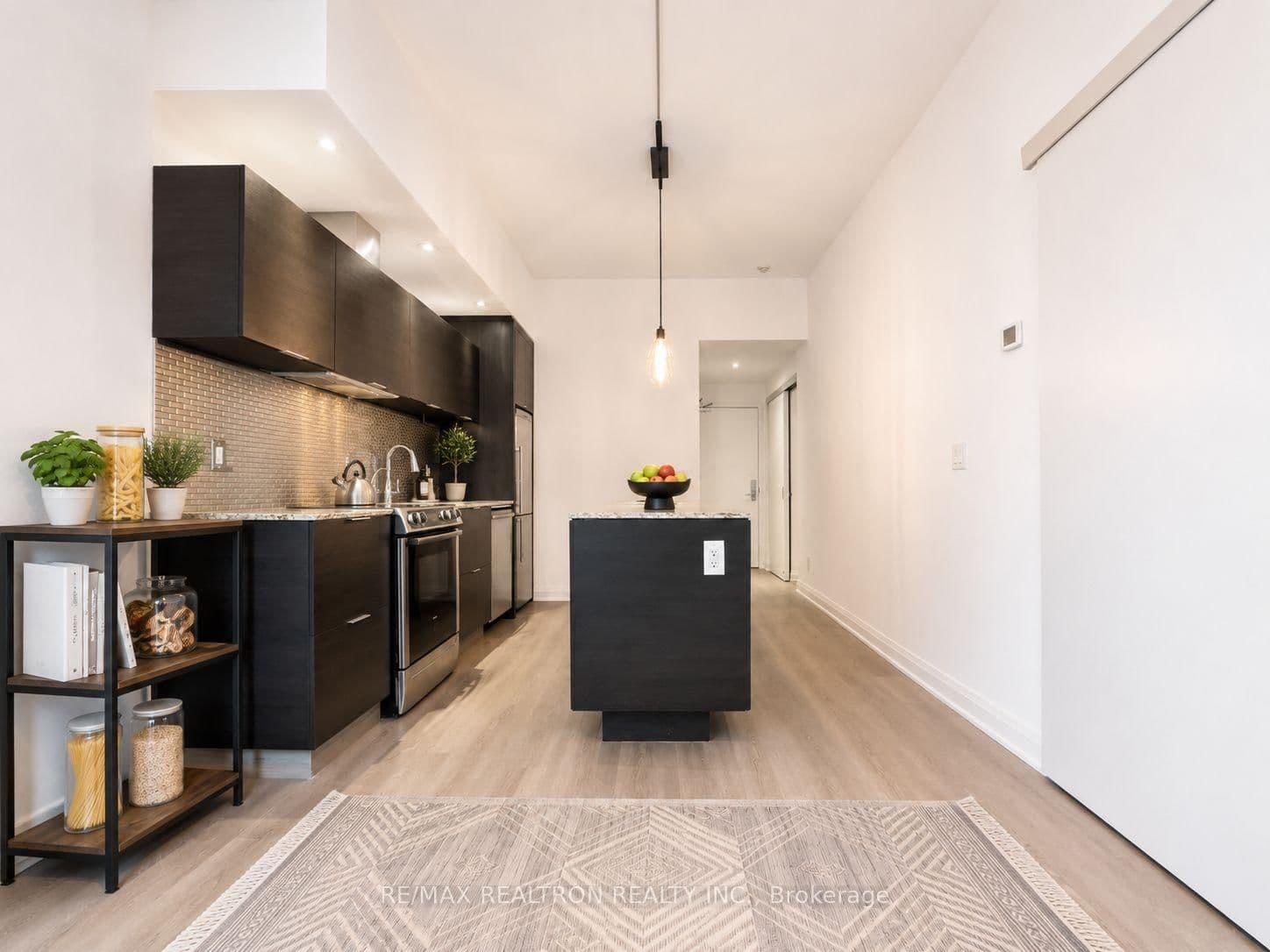 8 Charlotte Street, Unit 214 thumbnail 8