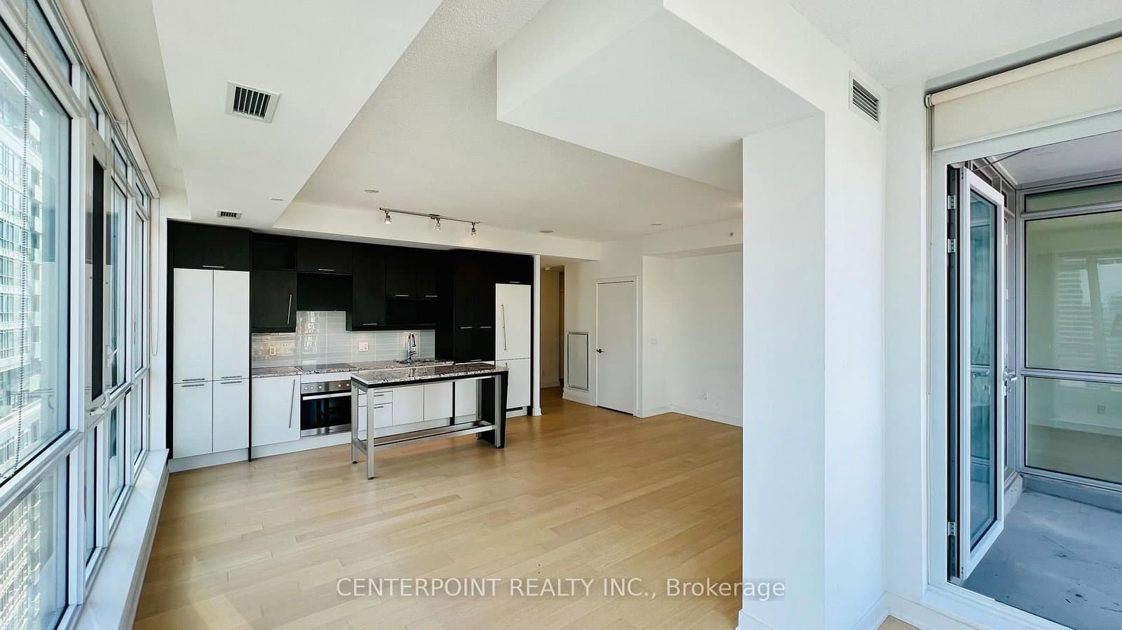 199 Richmond Street W, Unit 2803 thumbnail 4