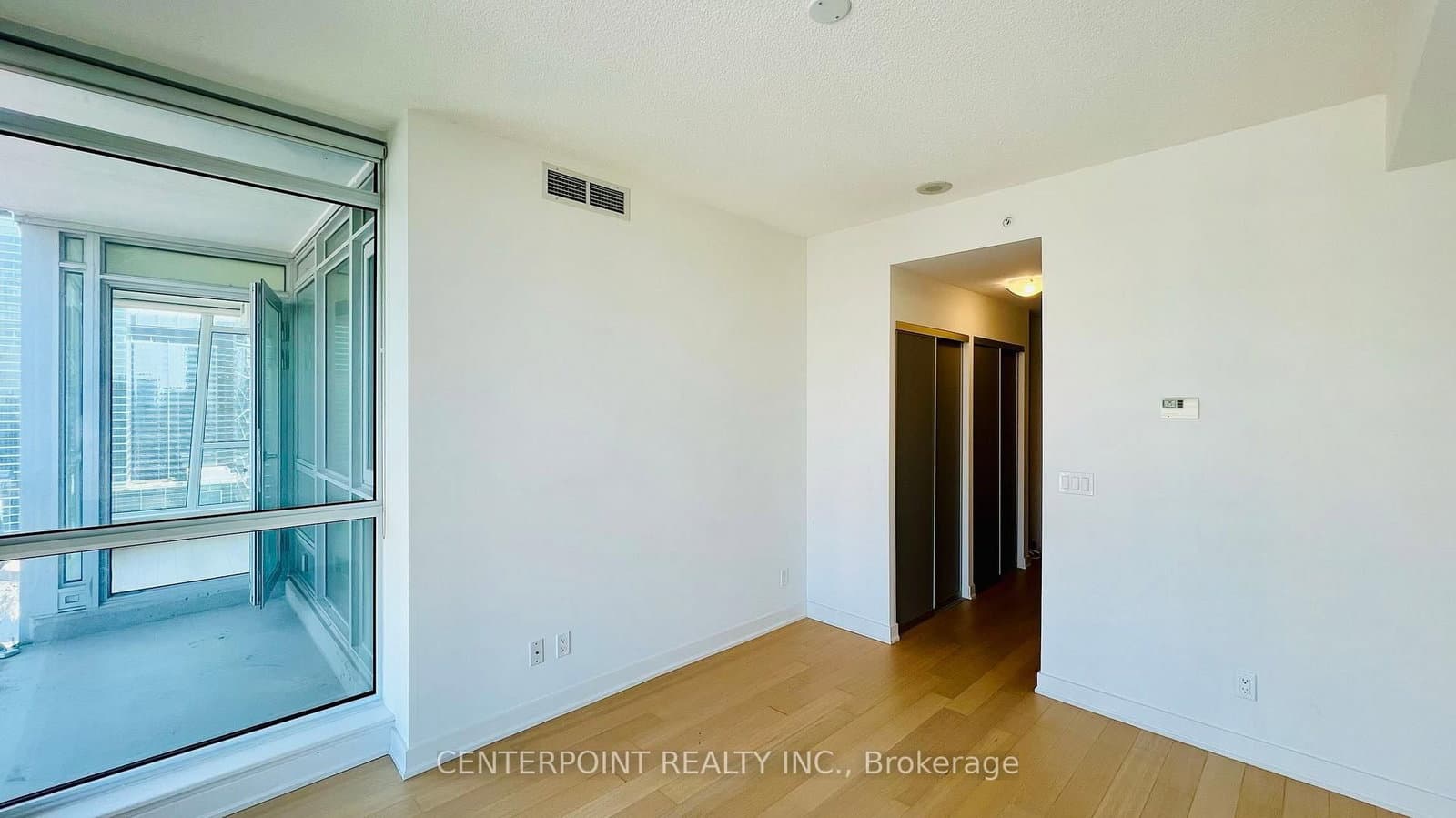 199 Richmond Street W, Unit 2803 thumbnail 7
