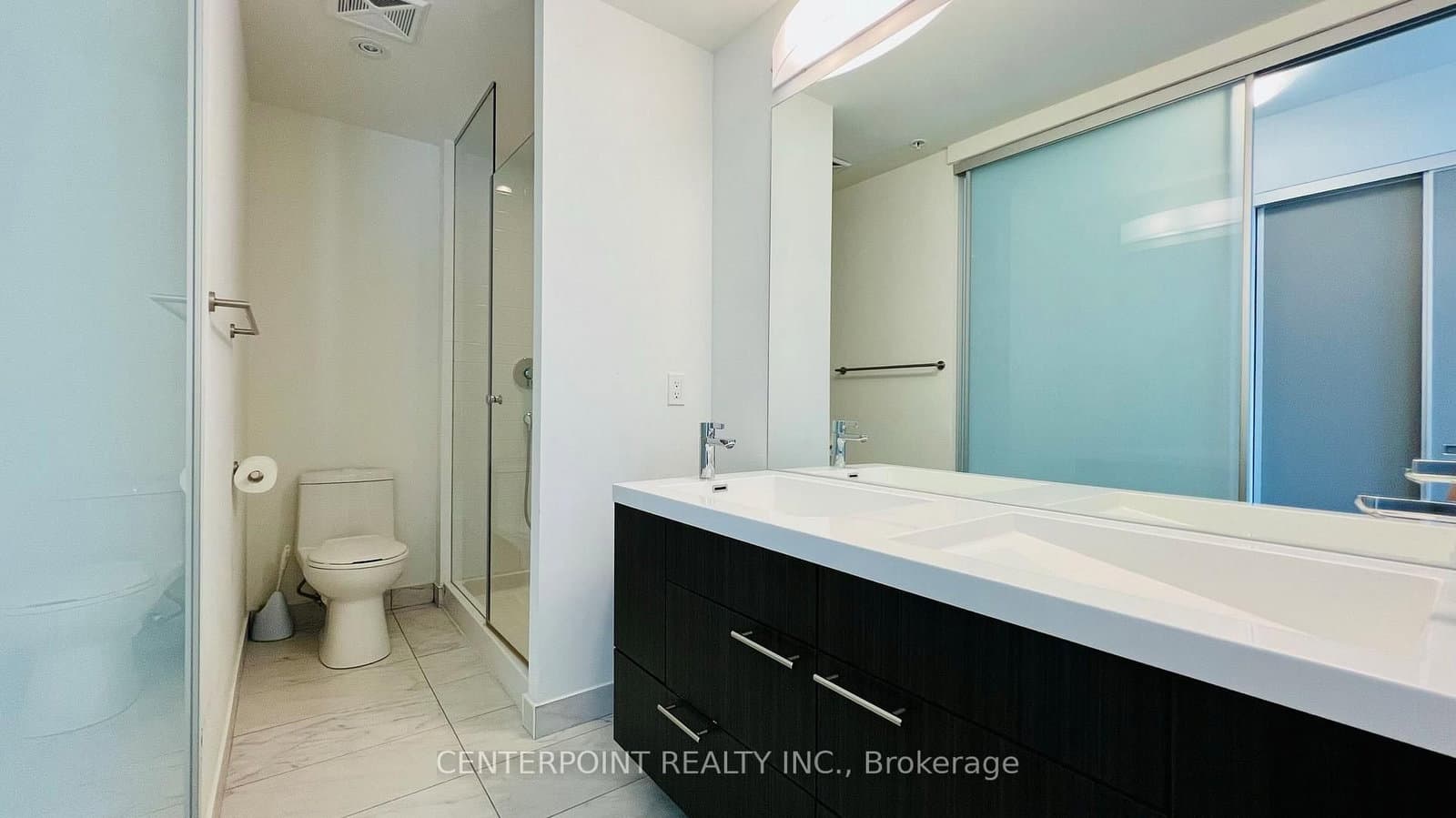 199 Richmond Street W, Unit 2803 thumbnail 8