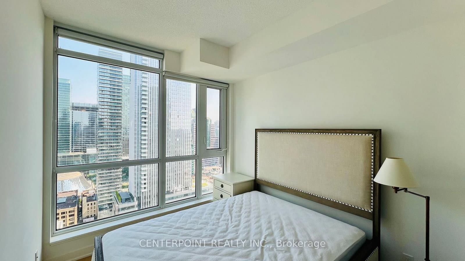 199 Richmond Street W, Unit 2803 thumbnail 9
