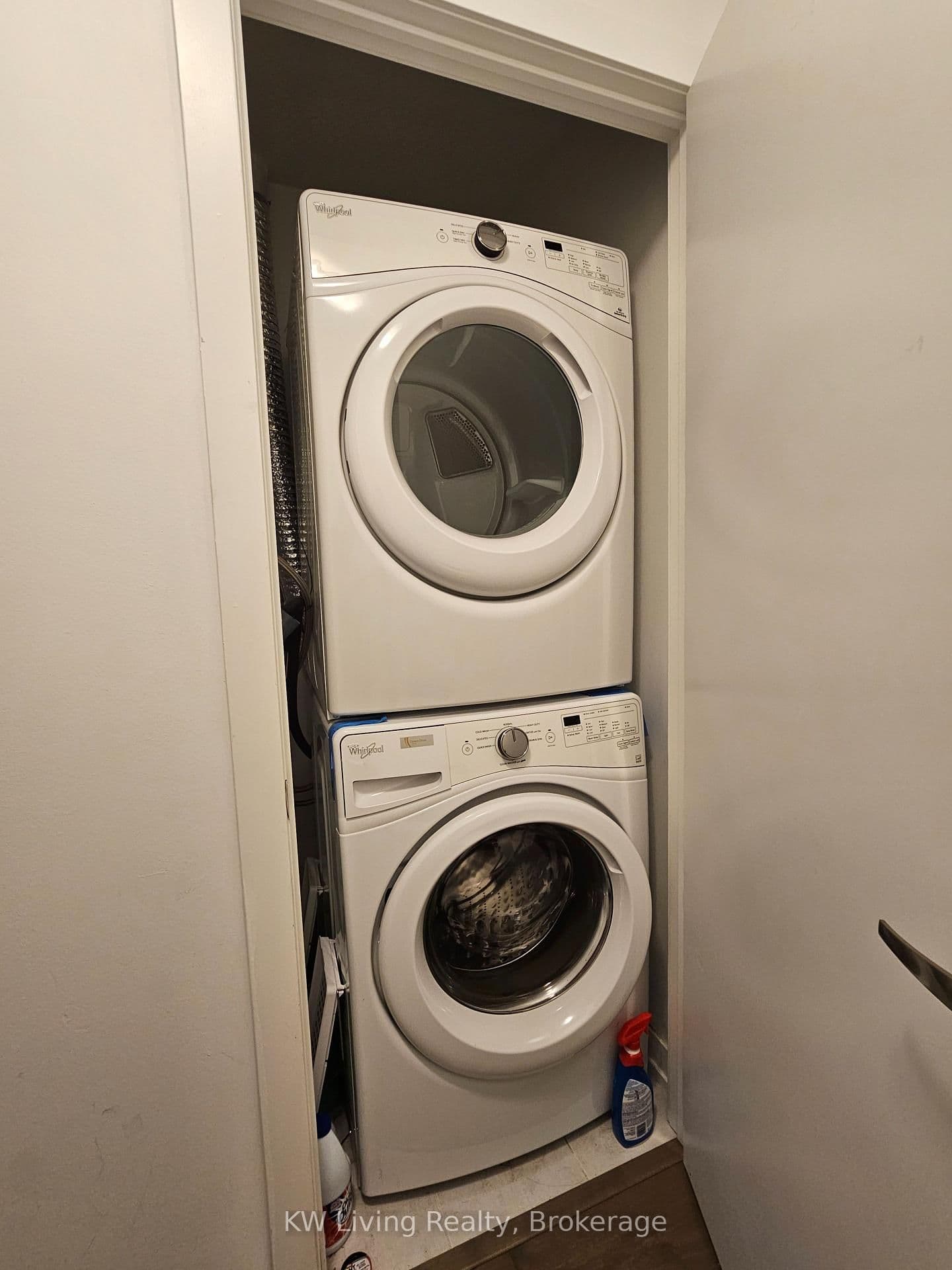 10 Willison Square, Unit 810 thumbnail 2