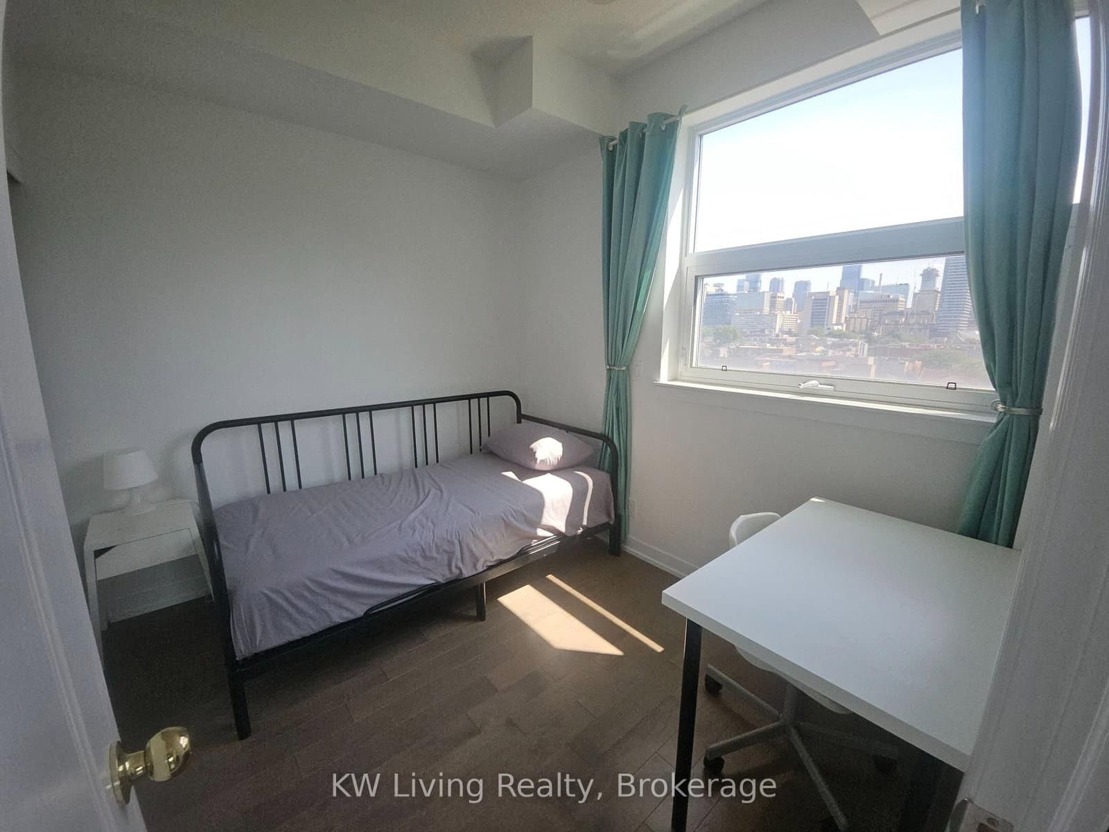 10 Willison Square, Unit 810 thumbnail 3