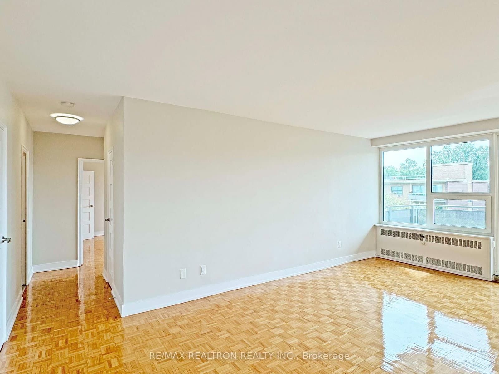 10 Shallmar Boulevard, Unit 607 thumbnail 4