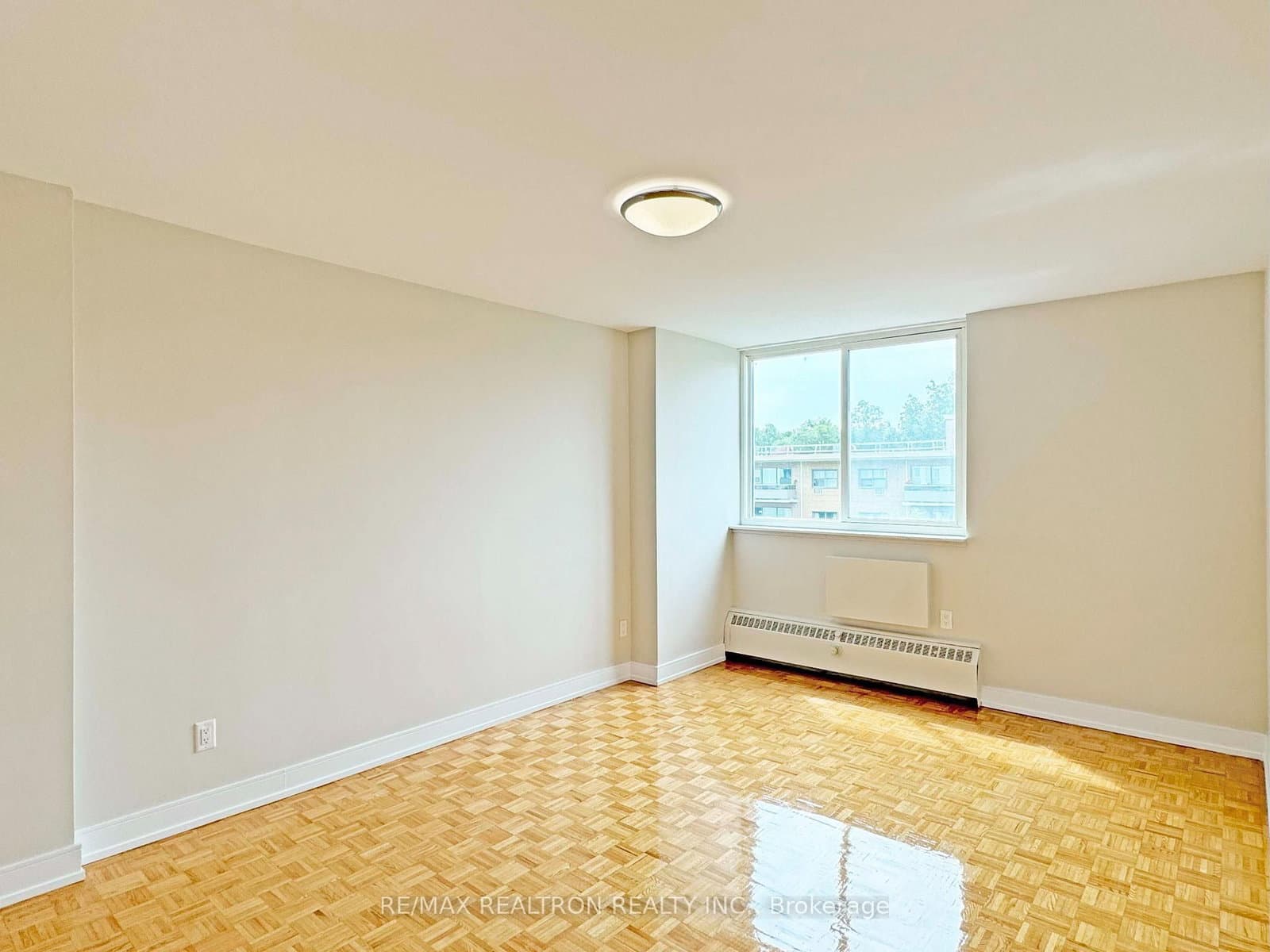 10 Shallmar Boulevard, Unit 607 thumbnail 9
