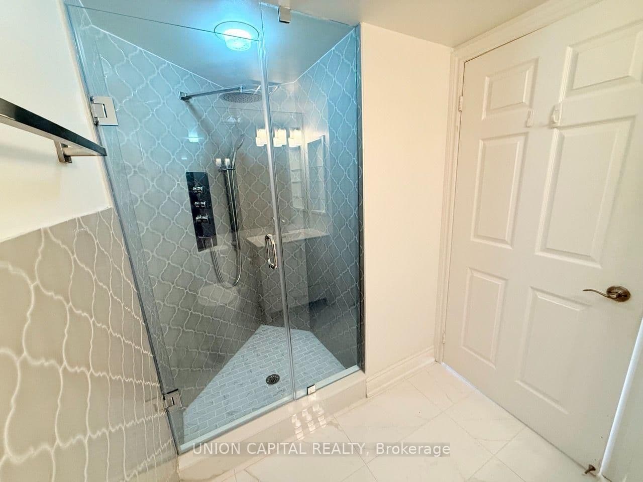 78 Harrison Garden Boulevard, Unit 1007 thumbnail 12