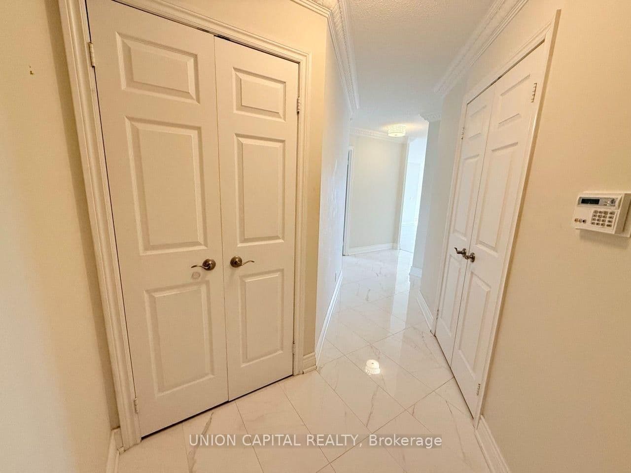 78 Harrison Garden Boulevard, Unit 1007 thumbnail 3