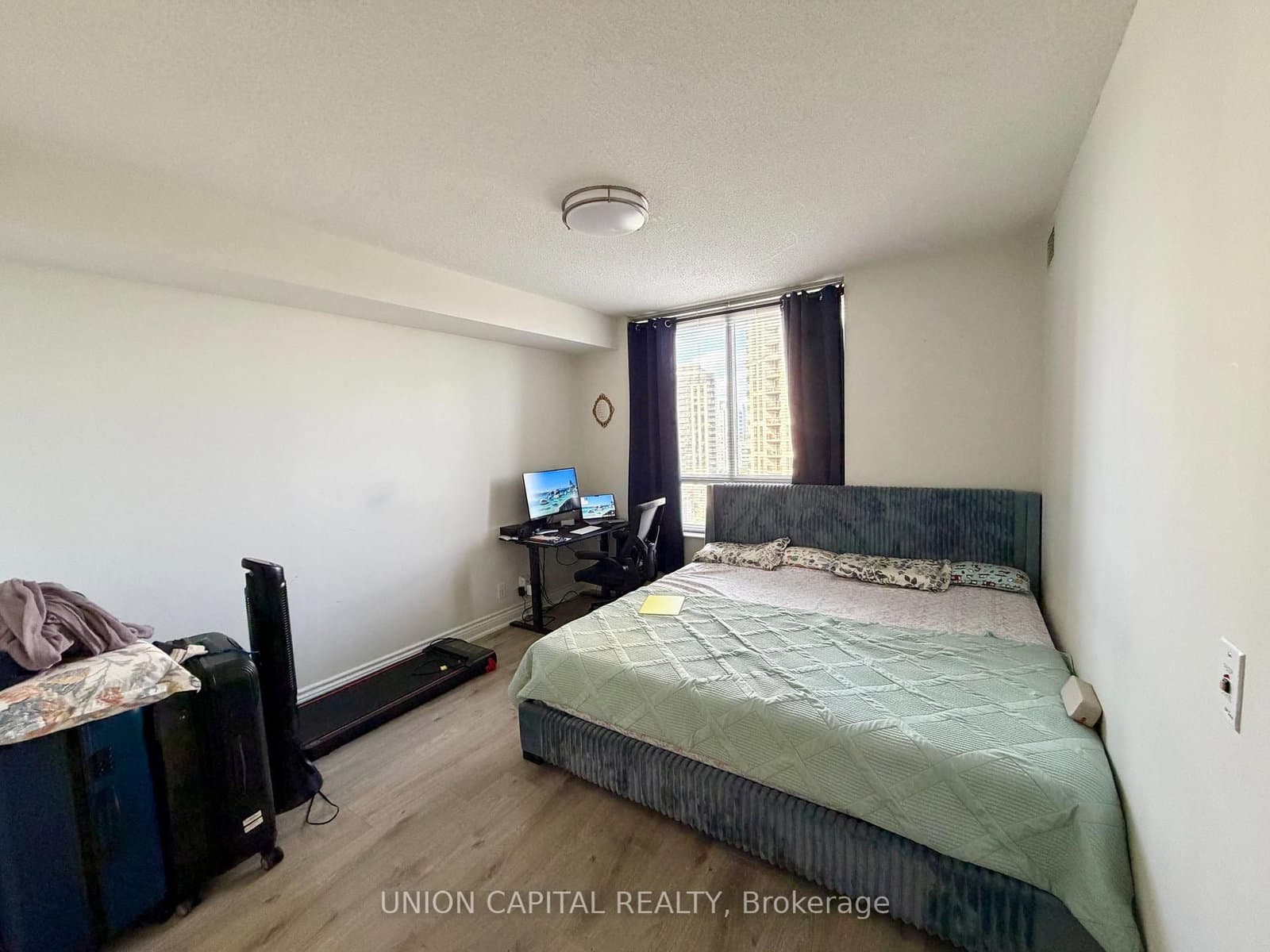 78 Harrison Garden Boulevard, Unit 1007 thumbnail 7