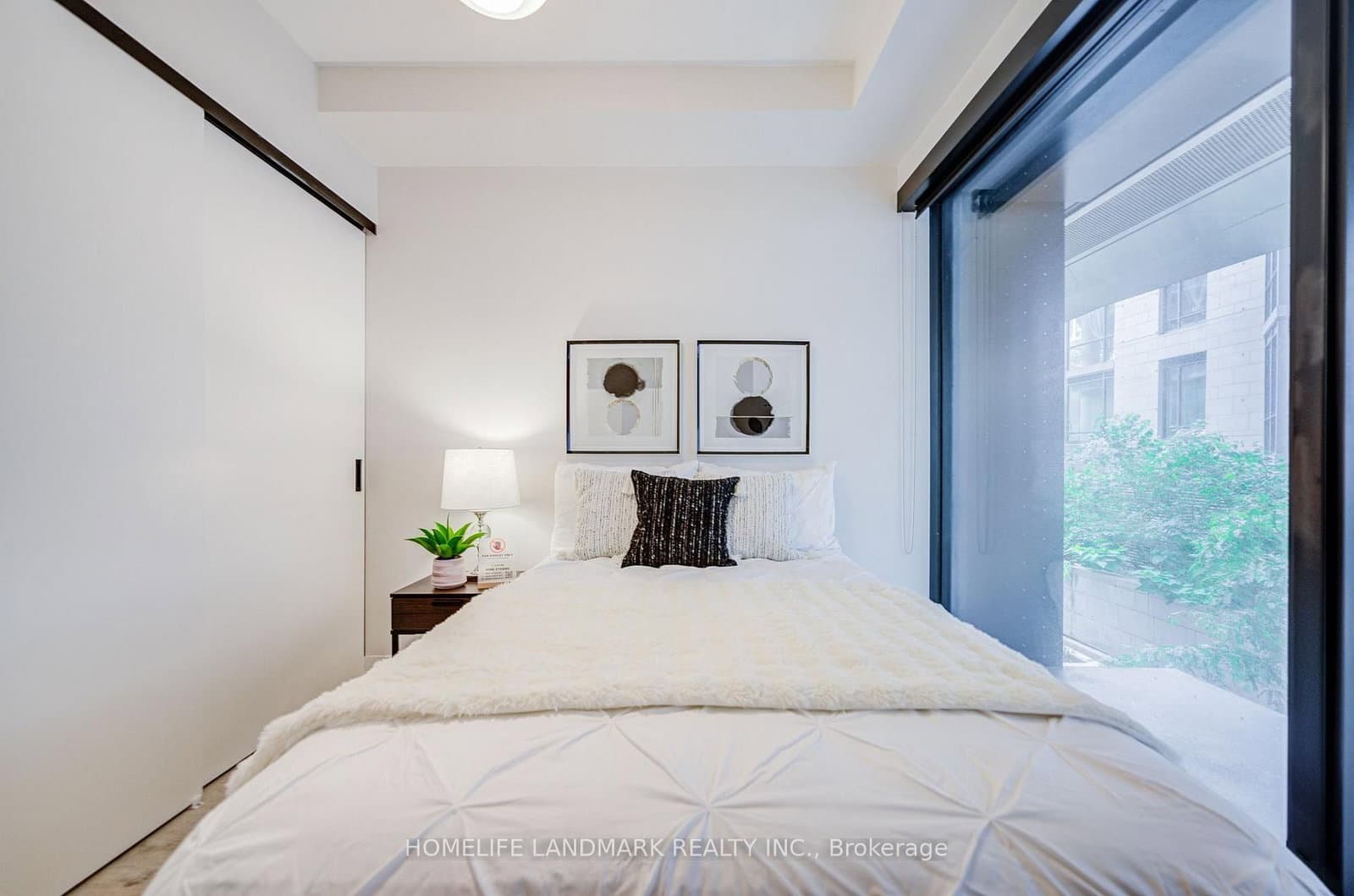 55 Charles Street E, Unit TH05 thumbnail 16