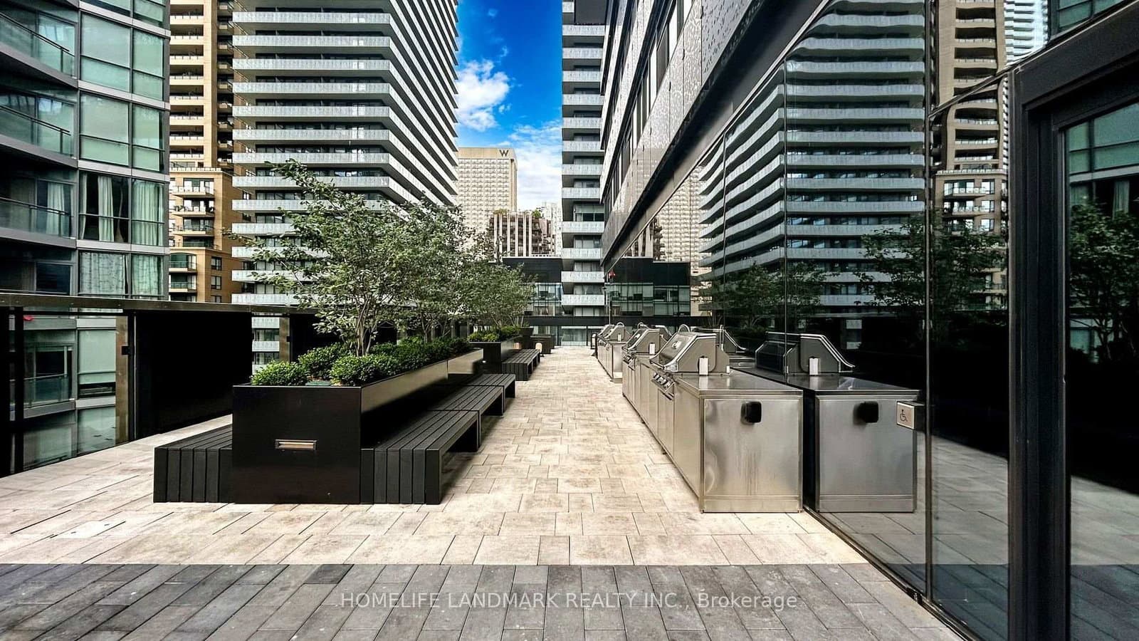 55 Charles Street E, Unit TH05 thumbnail 17
