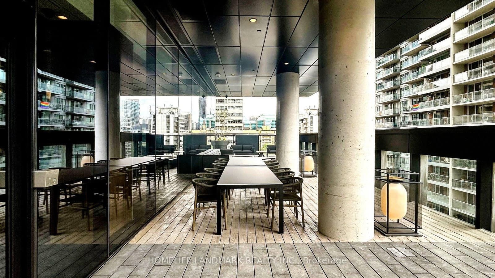 55 Charles Street E, Unit TH05 thumbnail 18