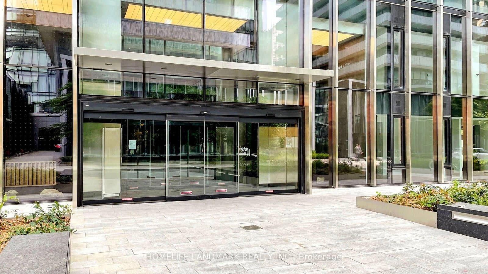 55 Charles Street E, Unit TH05 thumbnail 2