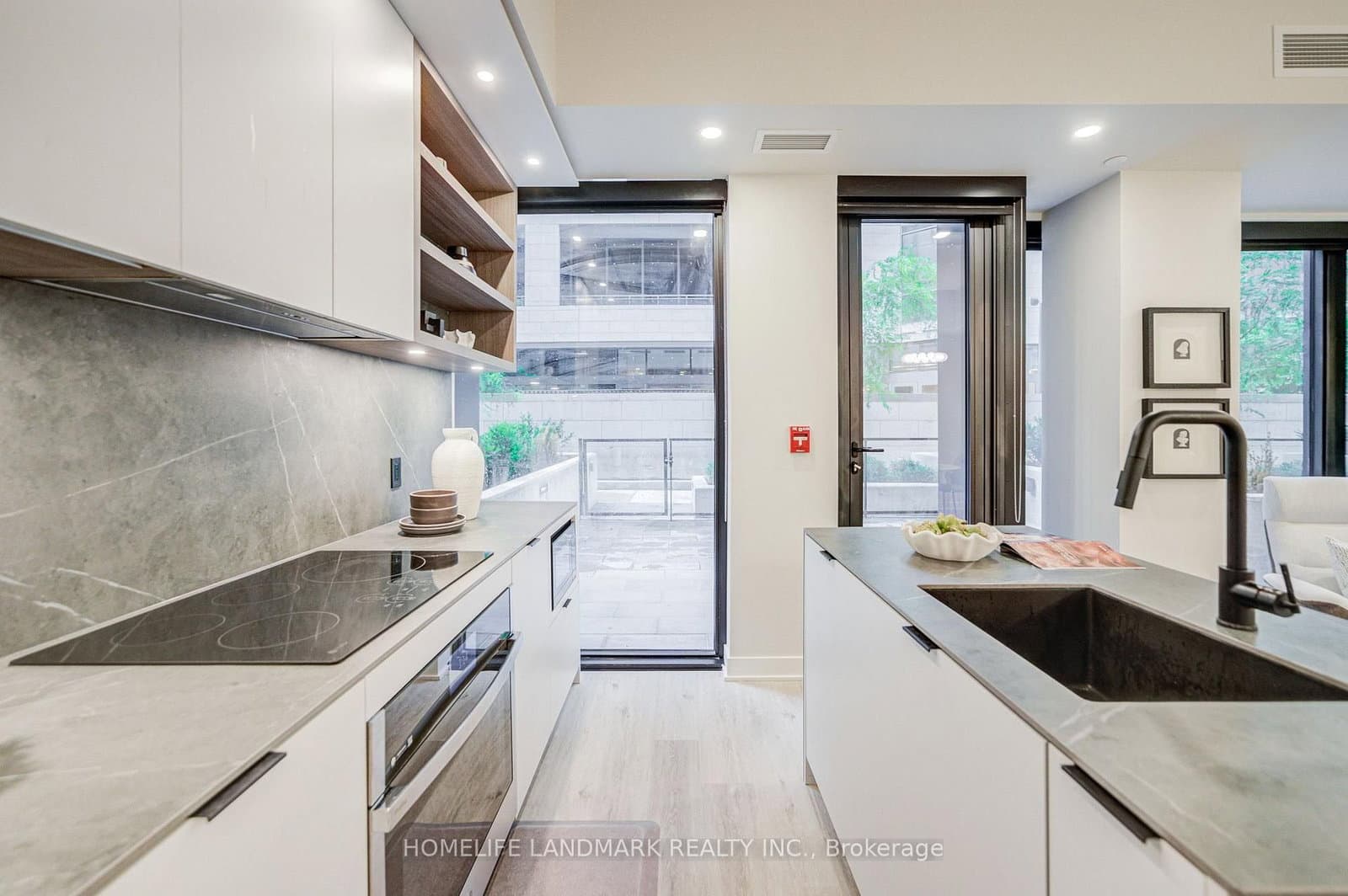 55 Charles Street E, Unit TH05 thumbnail 8