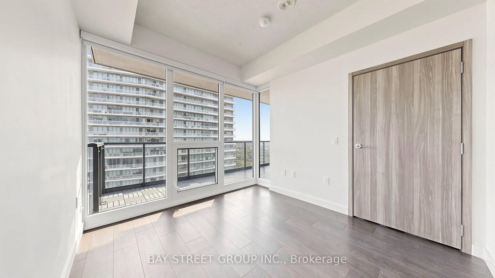 95 McMahon Drive, Unit 2515 thumbnail 25