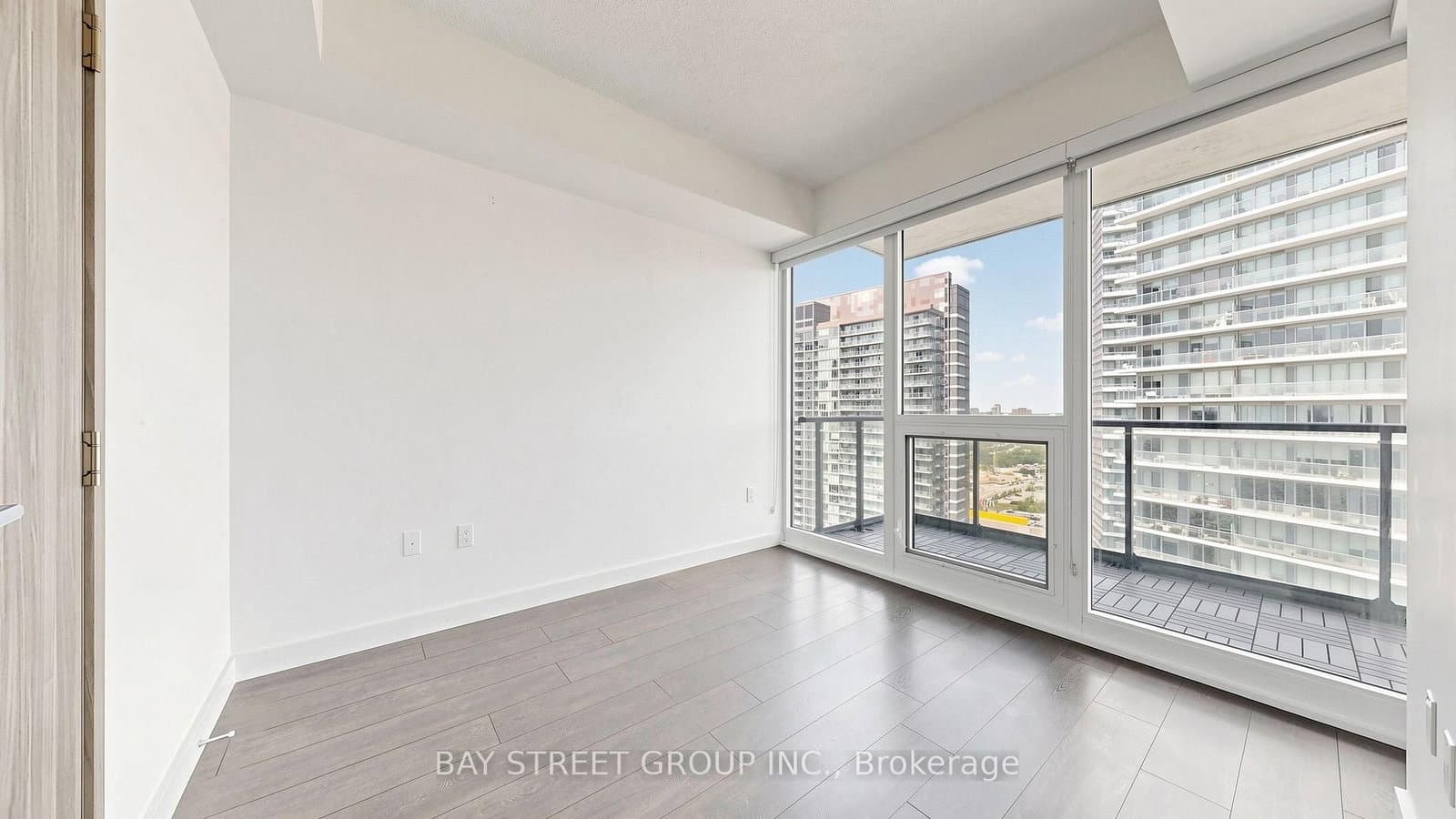 95 McMahon Drive, Unit 2515 thumbnail 26