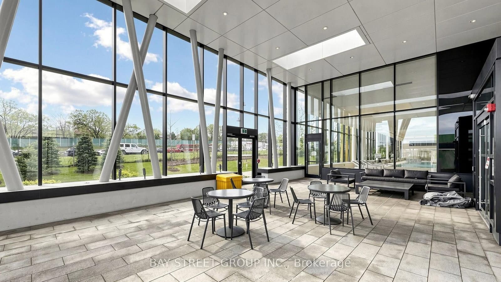 95 McMahon Drive, Unit 2515 thumbnail 39