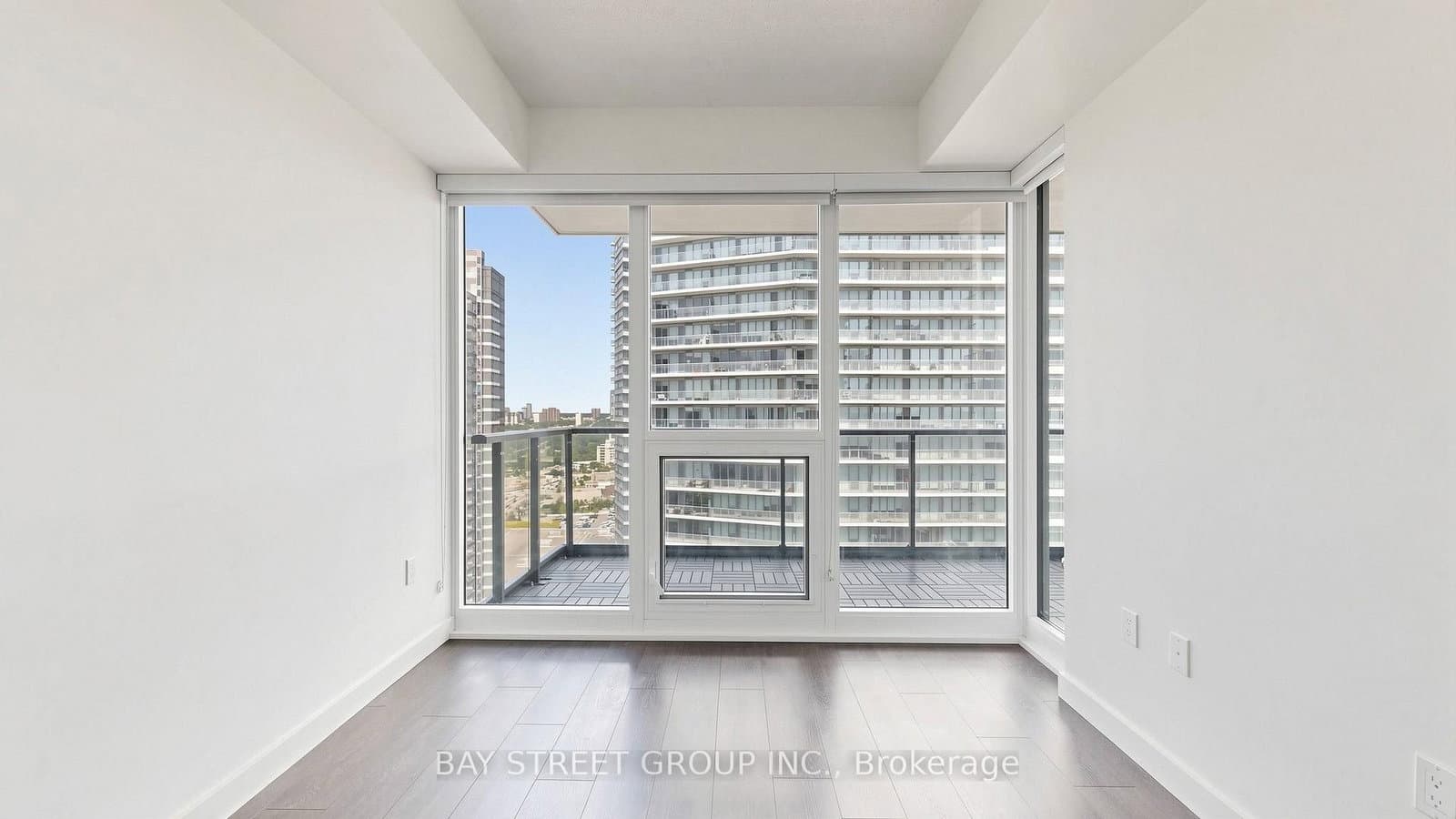 95 McMahon Drive, Unit 2515 thumbnail 9