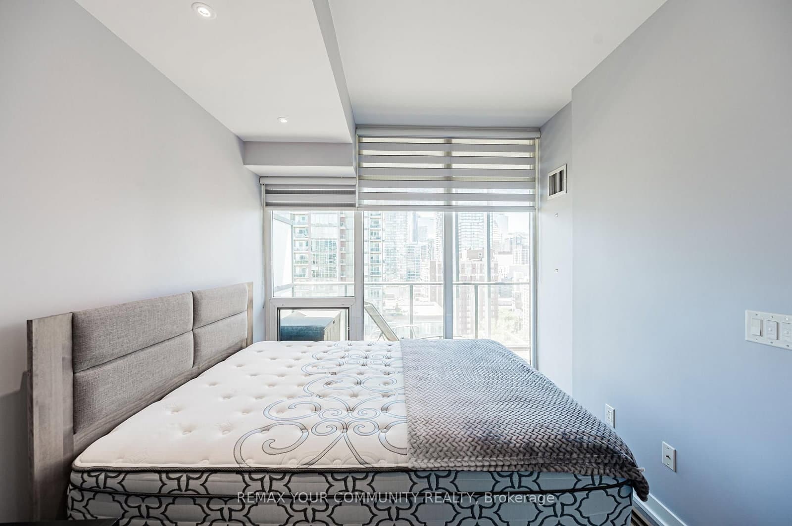 105 George Street, Unit 1412 thumbnail 13
