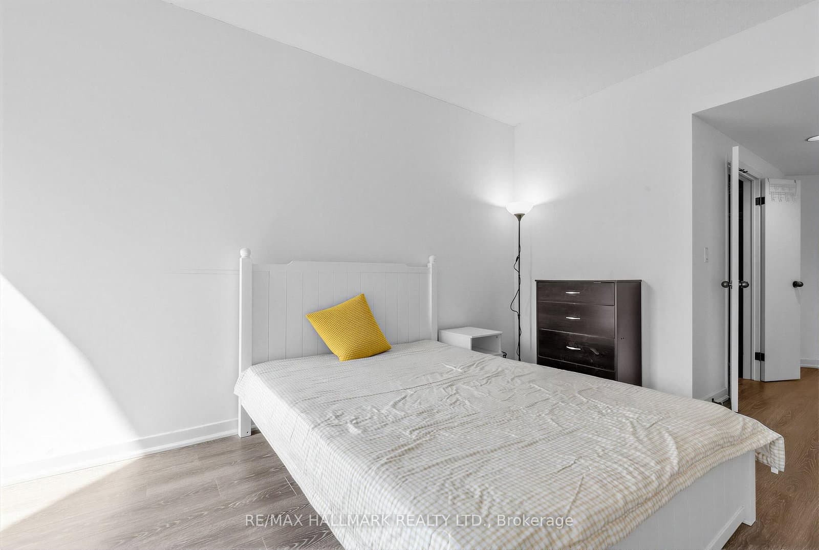 3 Duplex Avenue, Unit 102 thumbnail 20