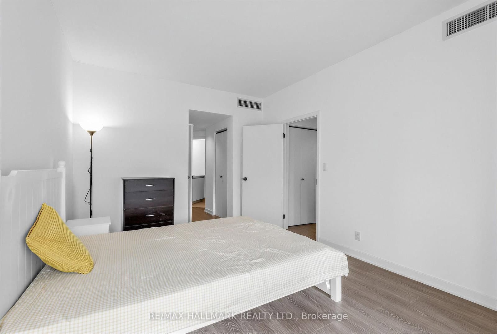 3 Duplex Avenue, Unit 102 thumbnail 21