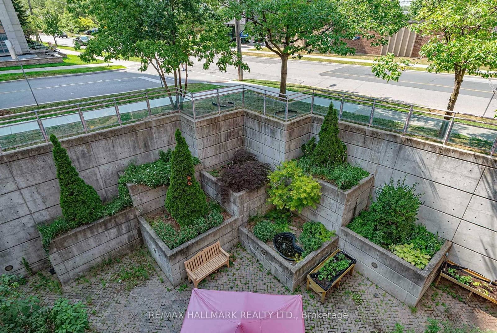 3 Duplex Avenue, Unit 102 thumbnail 27
