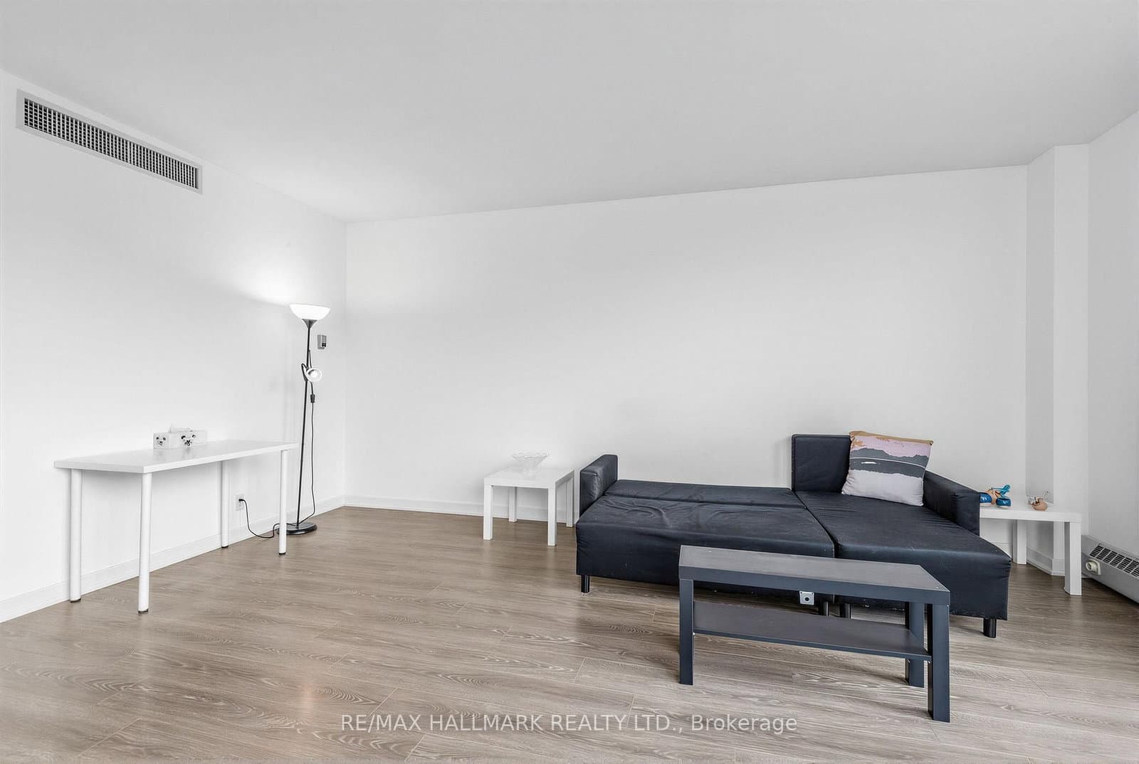 3 Duplex Avenue, Unit 102 thumbnail 8