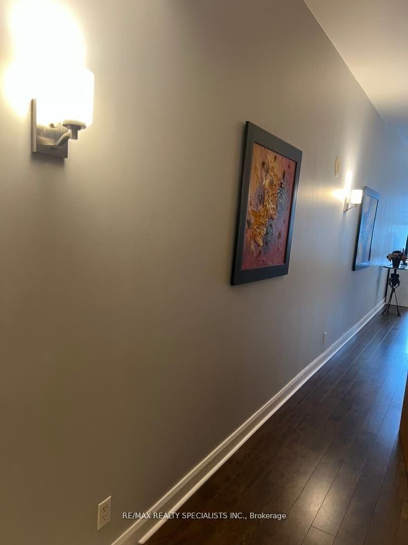 700 King Street W, Unit 519 thumbnail 11