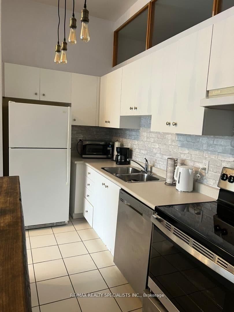 700 King Street W, Unit 519 thumbnail 4