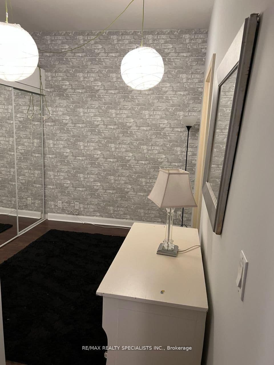 700 King Street W, Unit 519 thumbnail 9