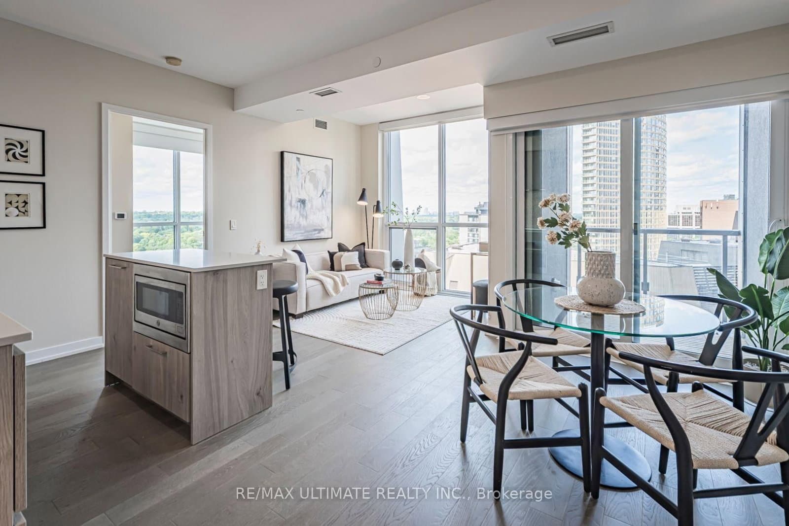 #1208 - 1 Yorkville Avenue