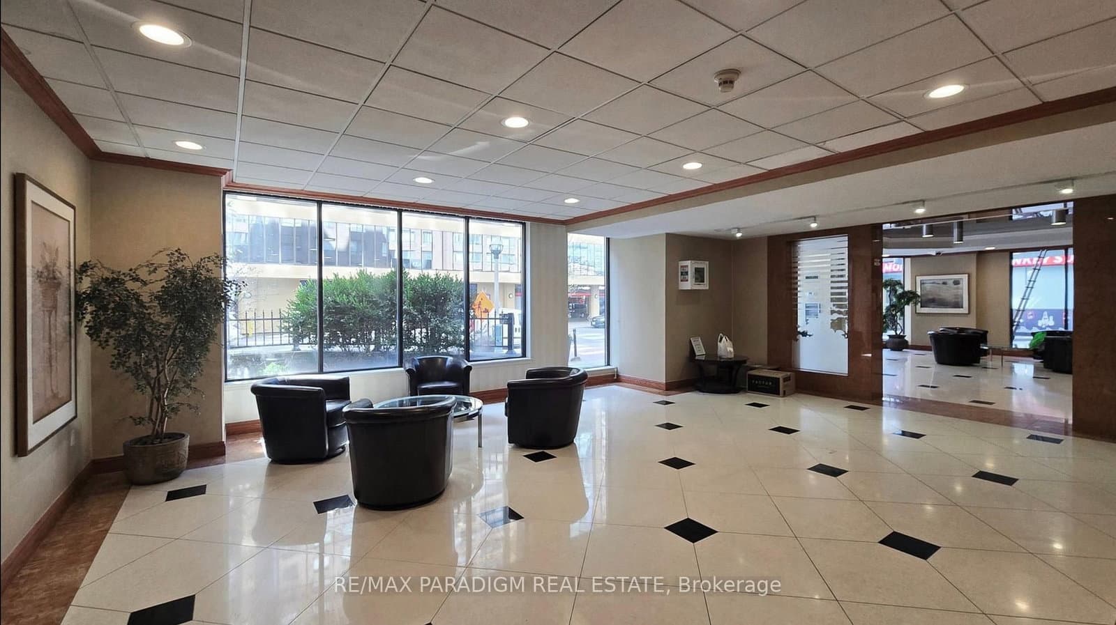 633 Bay Street, Unit 1914 thumbnail 2